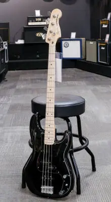 Squier - Affinity Series Precision Bass PJ, Maple Fingerboard - Black 2